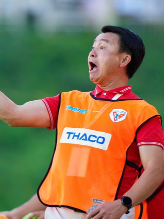 Món quà đặc biệt tặng con gái của HLV Vũ Văn Trung