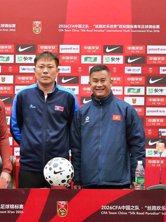 HLV Đinh Hồng Vinh không sợ áp lực thành tích, tính lâu dài cho U.23 Việt Nam