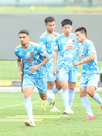 Lịch thi đấu đội tuyển Việt Nam - Bangladesh hôm nay: Chờ lần đầu ngọt ngào của Xuân Son và Hoàng Hên