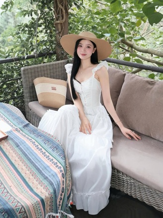 Túi cói giúp mang cả mùa hè rực rỡ vào trang phục