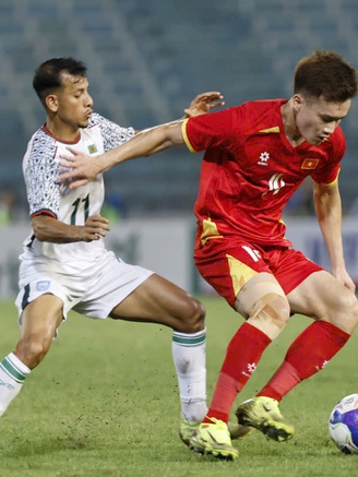 HLV Kim Sang-sik phải đối mặt những vấn đề nan giải của đội tuyển Việt Nam