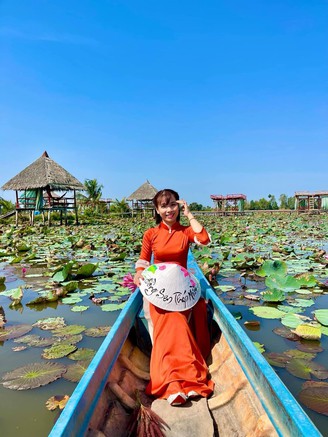 Ít ai ngờ: Cánh đồng sen bình dị kiếm trăm triệu đồng/năm nhờ ý tưởng này