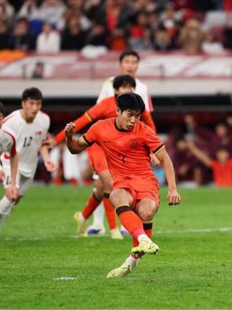 Báo Trung Quốc chê đội nhà chủ quan, dự đoán U.23 Việt Nam định đoạt ngôi vương