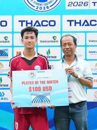 'Người hùng' Trường ĐH Thủy lợi: Hâm mộ Văn Toàn, hát hay như ca sĩ