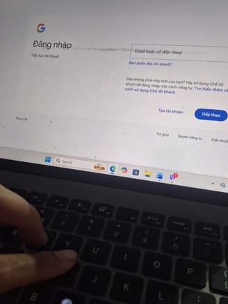 Làm sao để biết email, mật khẩu của mình có đang 'trôi nổi' trên 'chợ đen'?