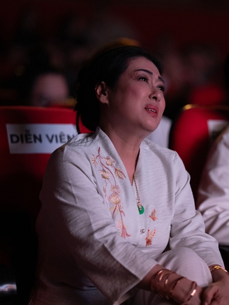 Nghệ sĩ Thanh Thủy phải dùng thuốc ngủ khi đóng phim,  tiết lộ cuộc sống ở tuổi 63