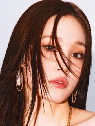 Tiểu thư gia tộc Samsung ra sao sau 1 năm vào showbiz?