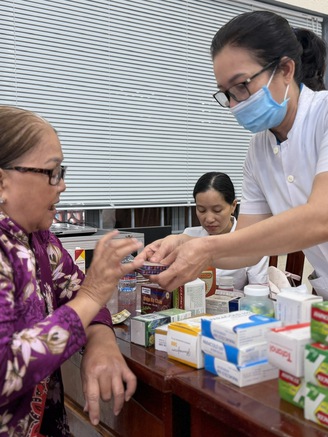 Tháng Thanh niên: T.Ư Đoàn phối hợp khám bệnh phát thuốc miễn phí cho người dân