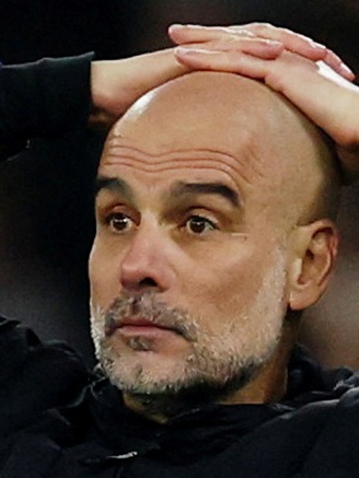 Bảng xếp hạng Ngoại hạng Anh mới nhất: Arsenal bỏ xa Man City, M.U bị đánh bại