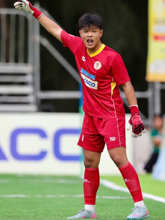 Trường ĐH VH-TT-DL Thanh Hóa: 'Người gác đền' lại... sai, nhớ thủ môn Lào da diết!