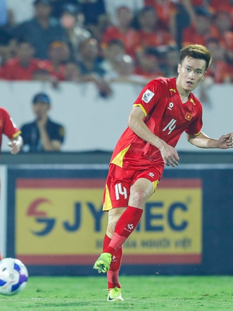 Tuyến giữa đội tuyển Việt Nam: 'Ốc đảo' lặng lẽ cạnh Hoàng Đức, giữa dàn sao nhập tịch