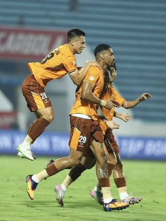 Bảng xếp hạng V-League mới nhất: HAGL dần thoát đáy sau cơn ‘địa chấn’, SLNA tạm thoát hiểm