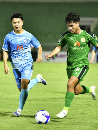 Cựu thủ môn HAGL tỏa sáng, Quy Nhơn đánh bại Khánh Hòa: Cuộc đua thăng hạng V-League cực hay
