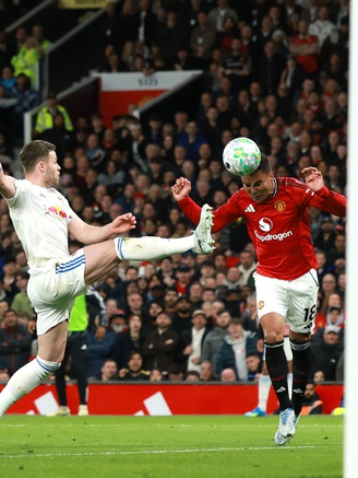 HLV Carrick thay đổi khó hiểu vì mất trò cưng, M.U thua sốc Leeds trên sân nhà