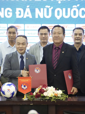 Lý do đội tuyển nữ Việt Nam không dùng thầy ngoại như đội nam, VFF nói rằng...