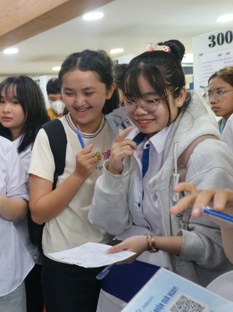 Nhiều công việc có thu nhập từ 15 - 30 triệu đồng/tháng đang cần tuyển