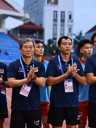 Bảng xếp hạng V-League mới nhất: Ninh Bình hồi sinh vững tốp 3, HAGL vẫn nguy cấp vì gần dưới đáy