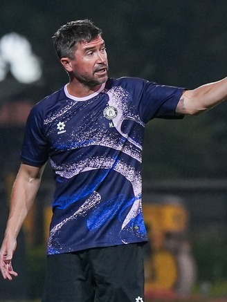 Đấu trí kinh điển giữa HLV Kewell và trợ lý cũ ông Park Hang-seo: Cực đáng xem