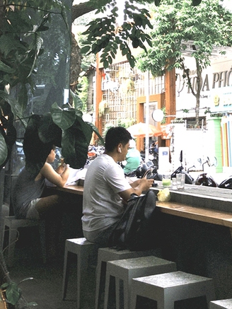 Không lương thưởng cố định, vì sao nhiều người trẻ chọn làm việc tự do?