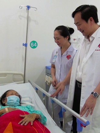 Chảy máu ồ ạt ở ruột non, bệnh nhân 82 tuổi được cứu ngoạn mục