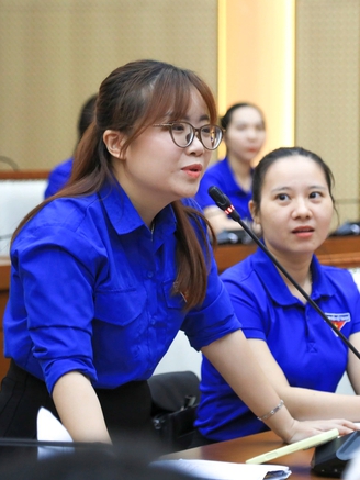 Người trẻ nói thẳng với chính quyền Quảng Ngãi về AI, 5G và chảy máu chất xám
