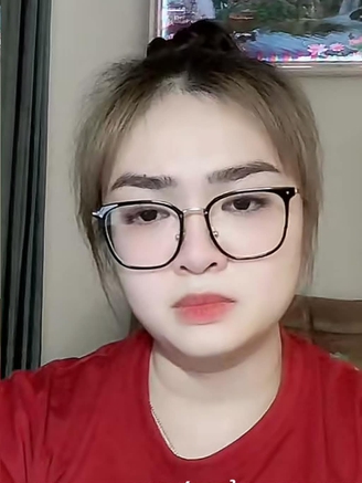 Thiện Nhân livestream, có động thái gây chú ý giữa ồn ào