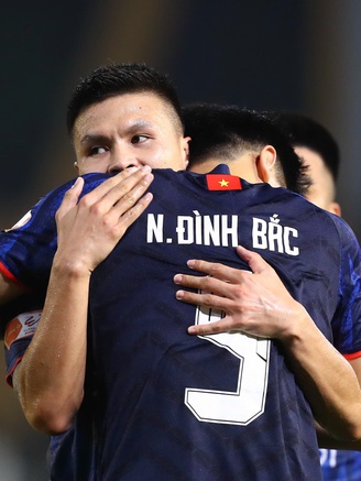 Đình Bắc lập cú đúp rực rỡ, CLB CAHN ‘hủy diệt’ Đà Nẵng: Cán cột mốc ghi bàn khó tin