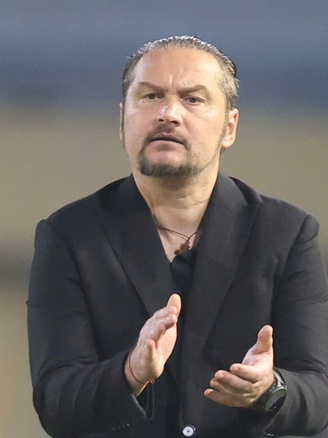 Thể Công Viettel hòa nghẹt thở SLNA trên sân Vinh, níu kéo cơ hội đua vô địch V-League