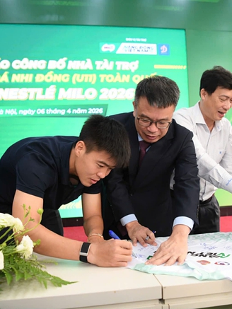 Duy Mạnh, Tuấn Hải truyền lửa cho cầu thủ nhí ở giải U.11 toàn quốc Cúp Nestlé MILO 2026