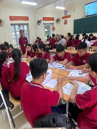 Tranh cãi việc nhà trường yêu cầu học sinh phải quay video tự học mỗi ngày?
