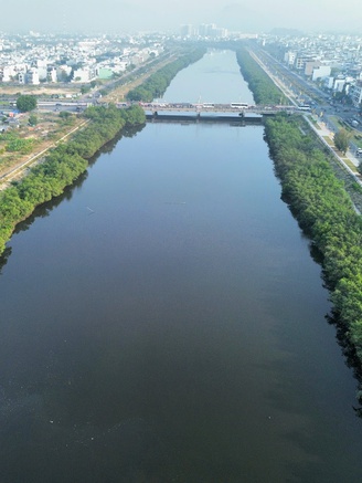 Dự án kè sông 590 tỉ ở Nha Trang ‘đứng bánh’ 5 năm vì... hai hàng cây