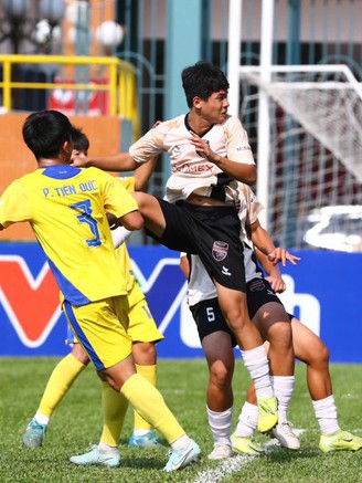 Đàn em Cao Văn Bình khiến TP.HCM 'sạch bóng' tại giải U.15 quốc gia, PVF bị loại 'sốc'