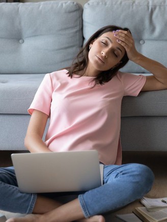 Vì sao ngủ đủ vẫn cảm thấy buồn ngủ?