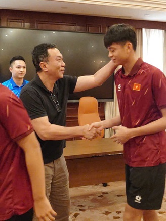 Chủ tịch VFF nhắn nhủ lời khuyên gan ruột, mong U.17 Việt Nam tạo kỳ tích châu Á như U.23