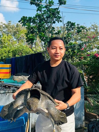 Chàng trai mát tay làm 'bà mụ' cho cua đinh, bán gần 500 con giống/năm