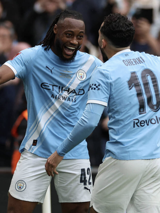 Quật ngã Chelsea, Man City chinh phục thành công FA Cup