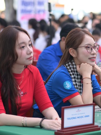 Chuyên gia tâm lý, MC Khánh Vy và Ánh Schannel bật mí ‘thuốc chữa overthinking mùa thi’