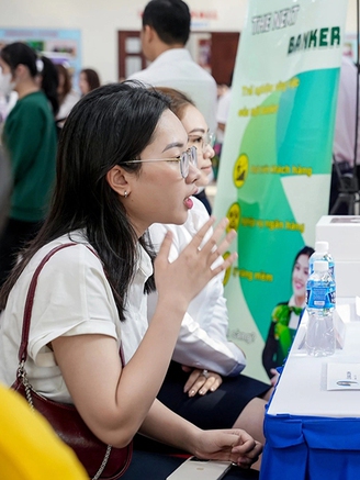 Thị trường lao động liên tục biến động, có nên nhảy việc ?