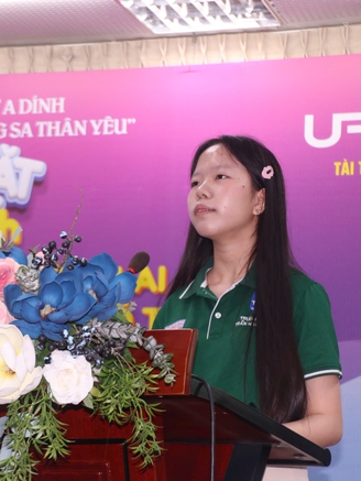 Con mong sau này trở thành cô giáo để giúp các em nhỏ trên đảo Lý Sơn