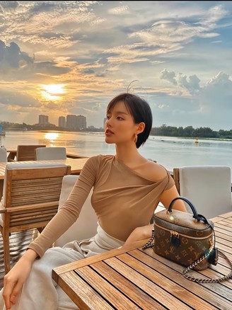 Tự tin làm chủ mọi ánh nhìn nhờ chiếc túi hộp thời thượng