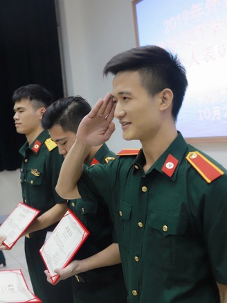 Lựa chọn đặc biệt của thủ khoa xứ Nghệ từng đùm cơm đi học