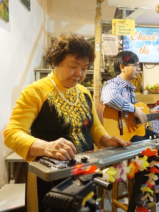 Tiếng đàn xuyên qua sinh tử và 'cái lãi’ ở tuổi 85