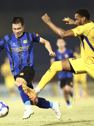 Bảng xếp hạng V-League mới nhất: HAGL bất ngờ đứng vị trí khó tin, Ninh Bình rơi khỏi tốp 3