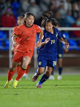 U.17 nữ Thái Lan bị chỉ trích vì thua đậm Trung Quốc 0-6, U.17 nữ Việt Nam được khen ngợi