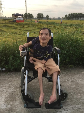 Đôi chân dừng lại, những vần thơ đi xa...