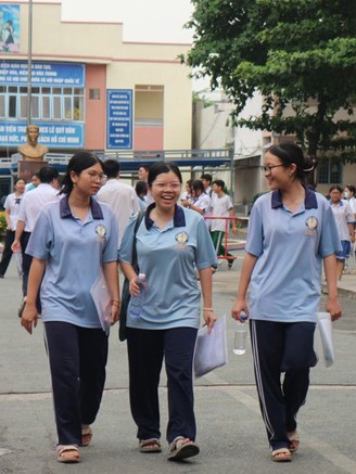 Đề toán tốt nghiệp THPT, có thí sinh ra khỏi phòng thi tự tin chắc 10 điểm