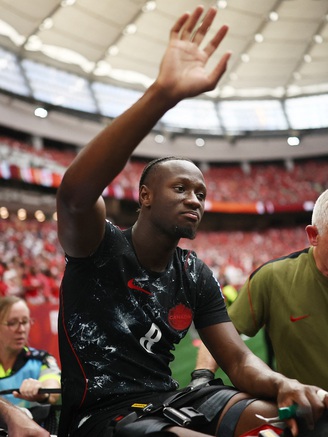 FIFA phải bồi thường cho cầu thủ Canada sau chấn thương kinh hoàng: Hơn 19 tỉ đồng