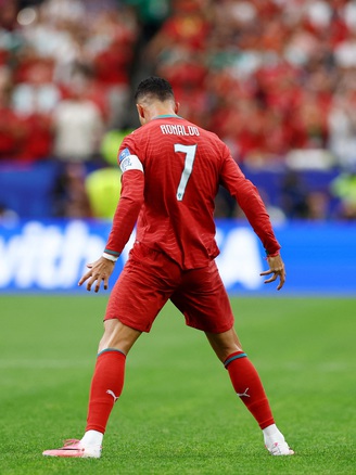 Ronaldo rực sáng, lập kỷ lục lịch sử tại World Cup