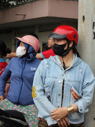 Những phụ huynh TP.HCM 'vừa thi xong lớp 10'