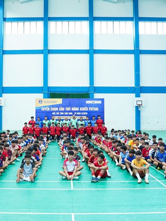 CLB Thái Sơn Nam: HLV Tây Ban Nha 'tìm vàng' từ hơn 2.600 thí sinh nam, nữ